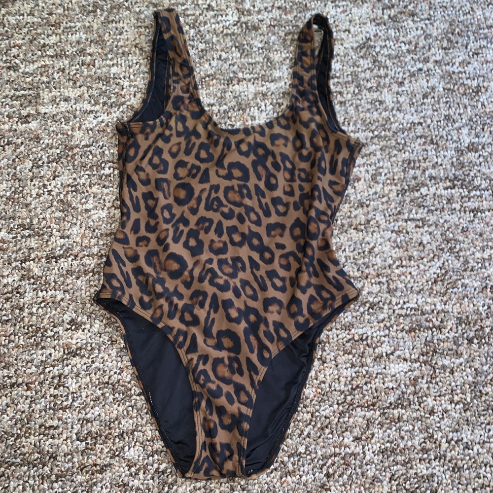 Kendall + Kylie cheetah one piece swimsuit size XS
